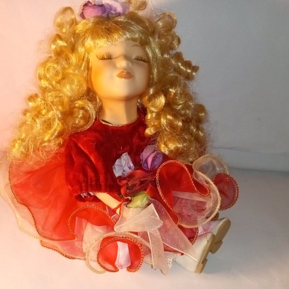 DAN DEE Toys Dan Dee Collectors Choice Porcelain Doll Musical Doll
